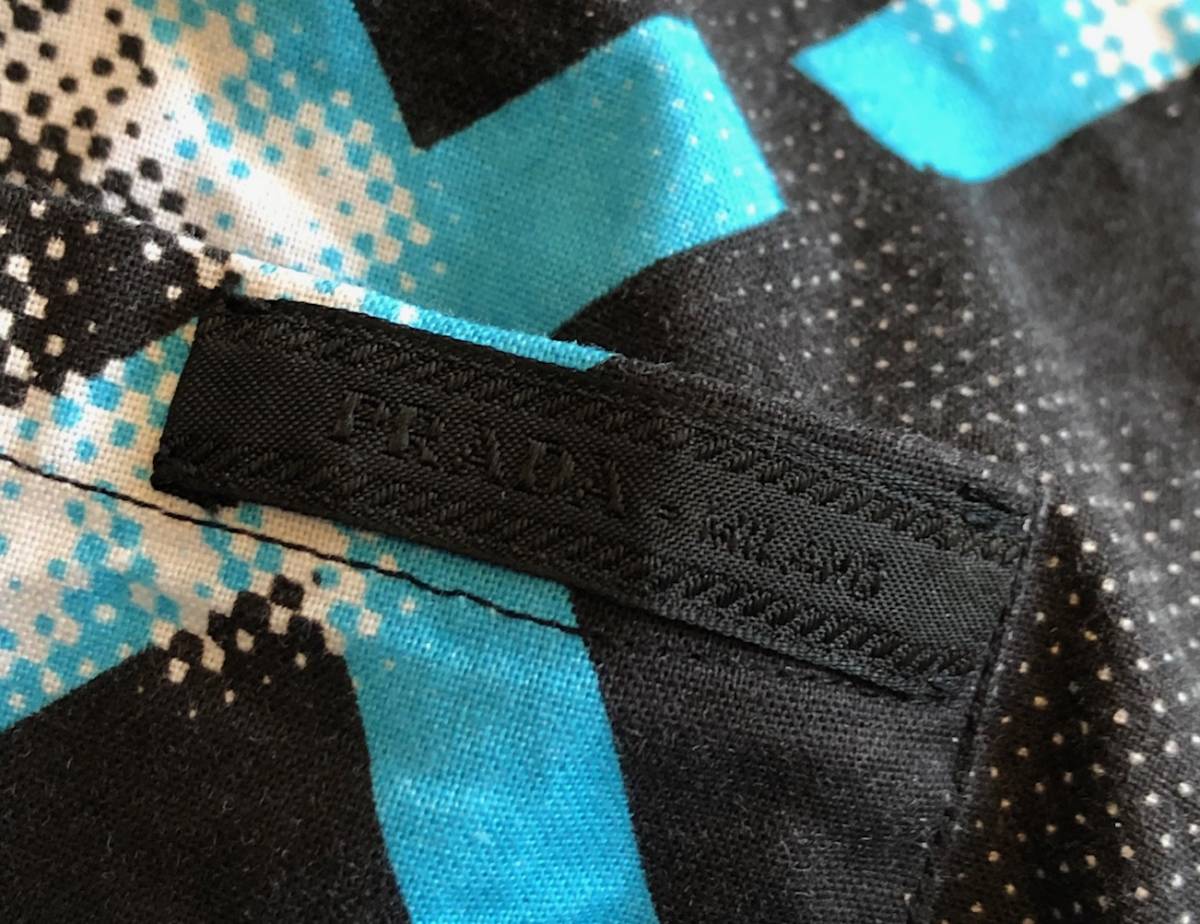 国内正規 ☆ PRADA 総柄 コットン シャツ UCS137 R161 プラダ ☆ 42 16