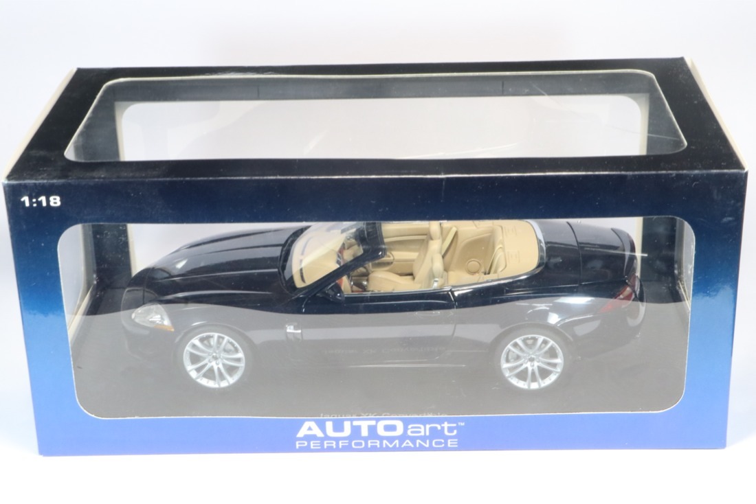 ジャガー XK コンバーチブル 2006 1⁄18 オートアート 最新 ジャガー XK