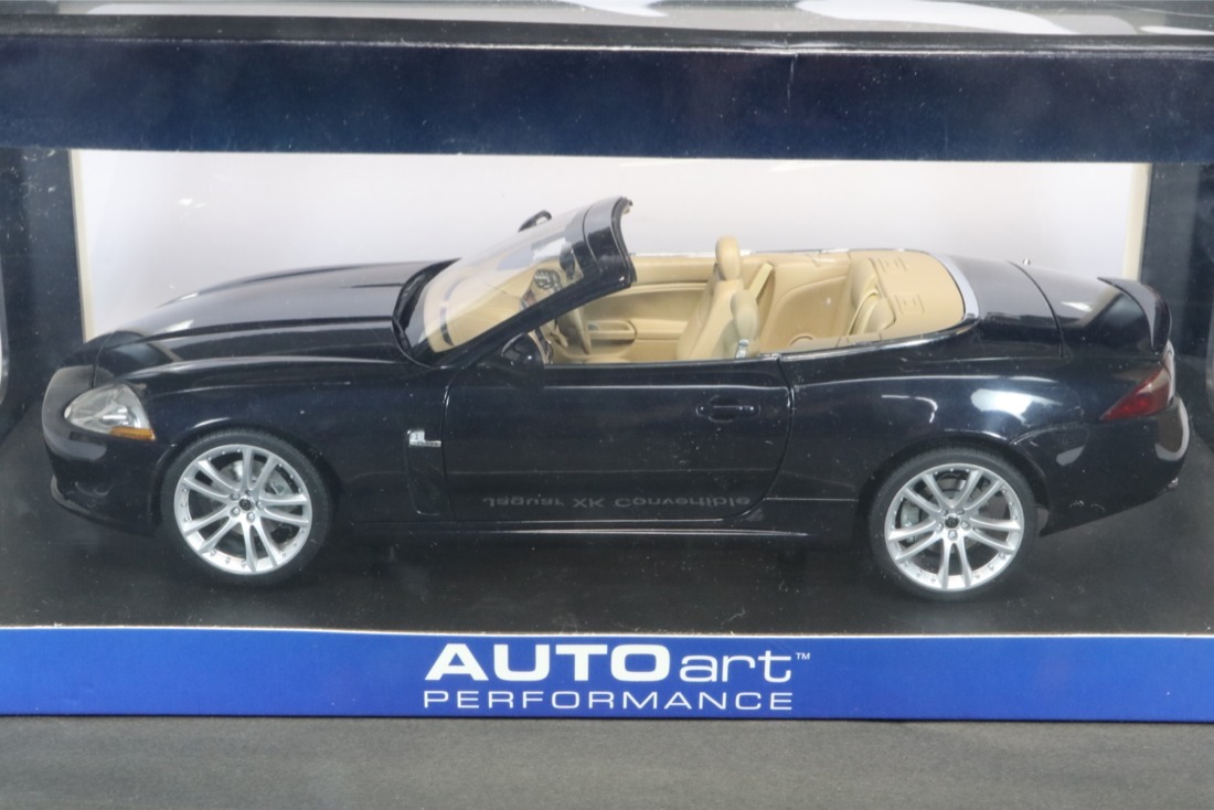 ジャガー XK コンバーチブル 2006 1⁄18 オートアート 最新 ジャガー XK