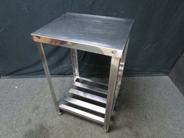 【人気，100%新品】 K+116 厨房用品 業務用 ステンレス 作業台 ガスコンロ台 50&times;42&times;80ｃｍ 品 大阪発(作業台)｜売買されたオークション情報、yahooの商品情報をアーカイブ公開 - オークファン 作業台