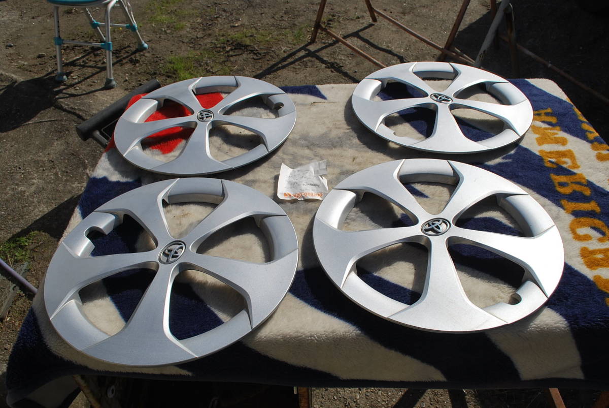 トヨタ プリウス30 純正ホイールキャップ 4枚セット 在庫品