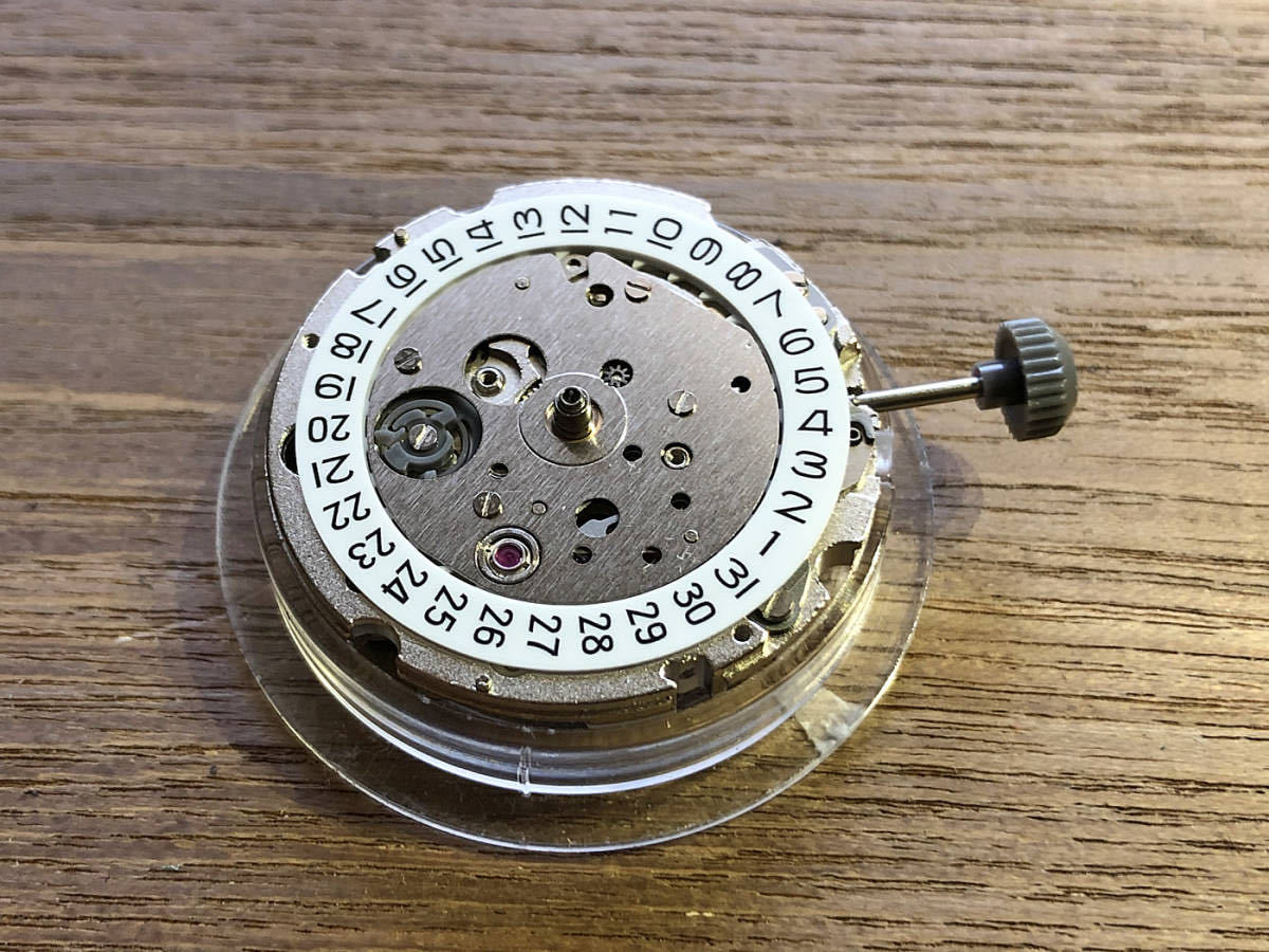 0 ムーブメント Miyota : 1 Miyota用 8215、25.8mm 25.8mm 3針日付用時計