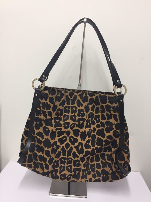 フェンディ FENDI レオパード柄 ショルダーバッグ マンマバケット
