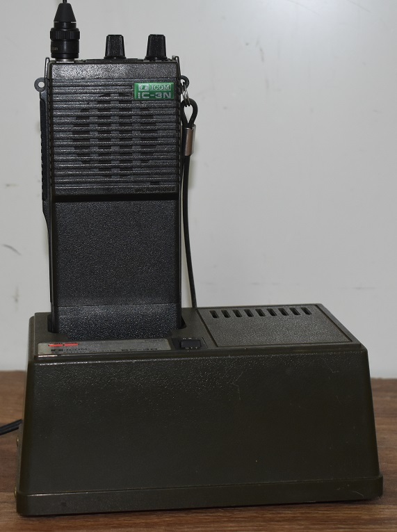 高品質，送料無料 H12-19 現状品 ICOM アイコム IC-3N トランシーバー BP-4 BC-30 通電 動作一部確認済(固定)｜売買されたオークション情報、yahooの商品情報をアーカイブ公開 - オークファン 固定