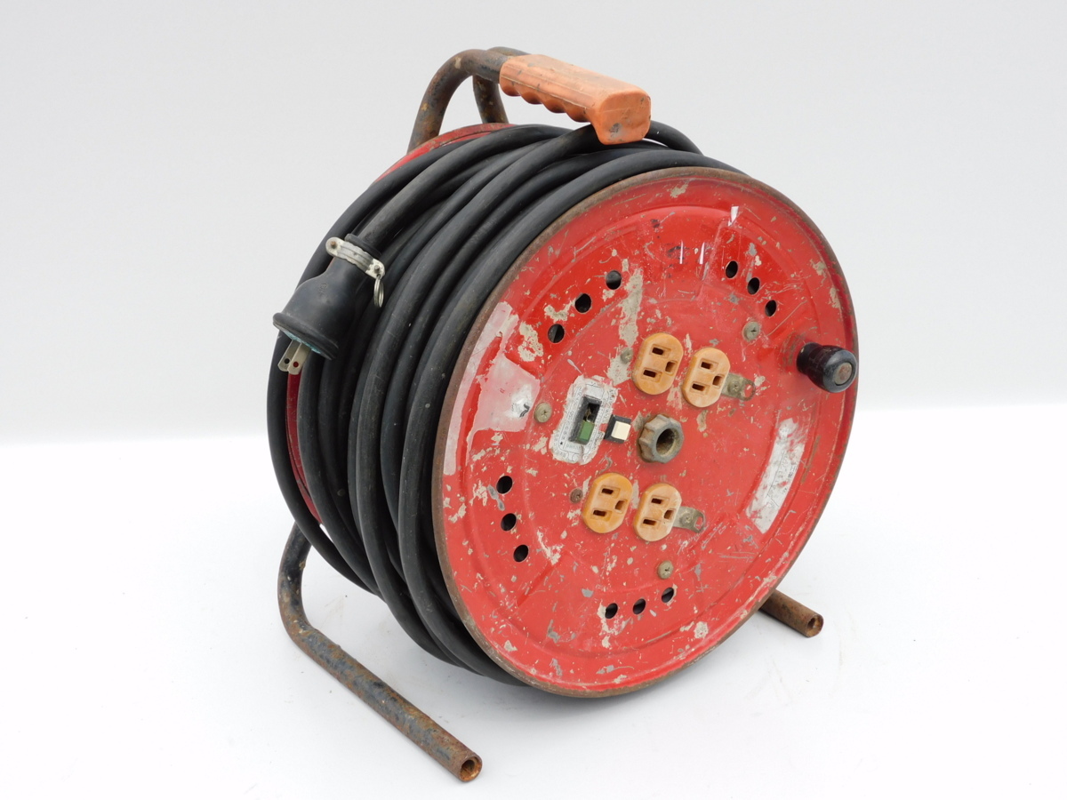 送料無料/b】延長コード 50m 4口 中古 リール 屋内型 125V 電工ドラム