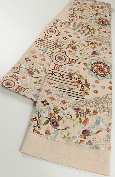 汕頭刺繍 蘇州刺繍 正絹 袋帯 | 最高級袋帯「汕頭蘇州刺繍 亀甲に唐花