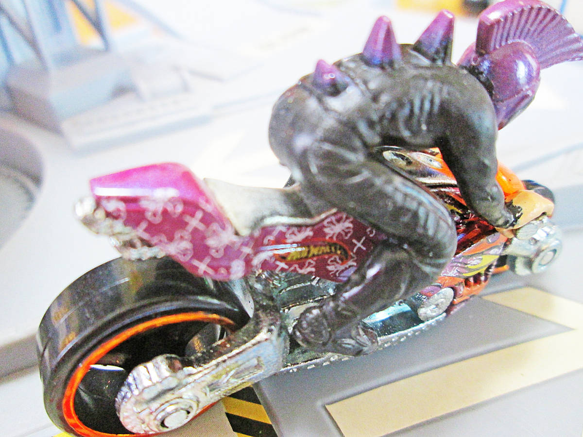 日本未発売 Motor Cycles Canyon Carver スチームパンク スタッツ モヒカン バイク オートバイ ランブラーズ マッドマックス 乗用車 売買されたオークション情報 Yahooの商品情報をアーカイブ公開 オークファン Aucfan Com