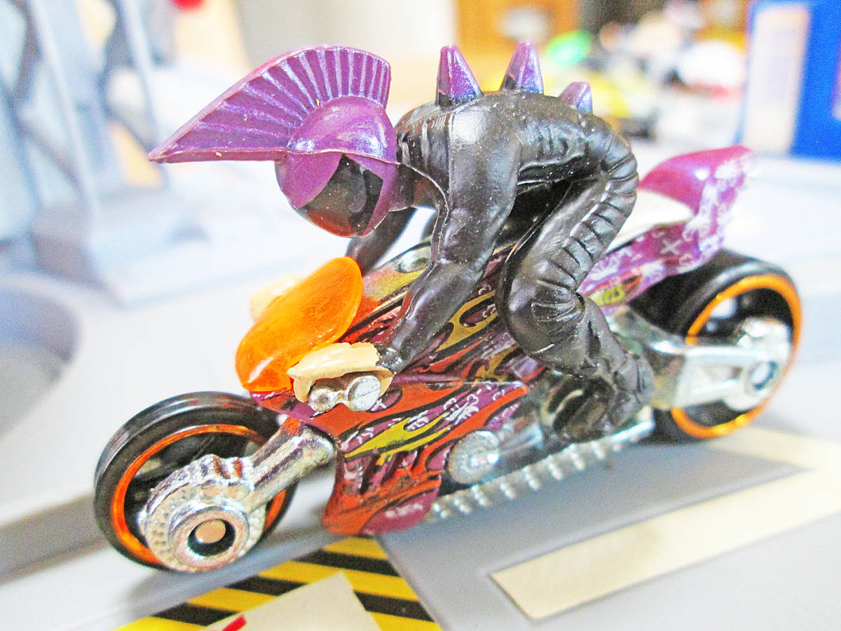 日本未発売 Motor Cycles Canyon Carver スチームパンク スタッツ モヒカン バイク オートバイ ランブラーズ マッドマックス 乗用車 売買されたオークション情報 Yahooの商品情報をアーカイブ公開 オークファン Aucfan Com