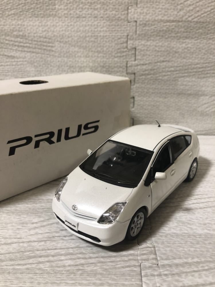1/30 プリウスa PRIUSa 非売品 ミニカー 入手困難 プリウスa ミニカー