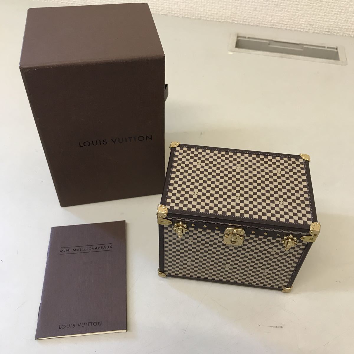 人気，低価 LOUIS VUITTON ルイ ヴィトン ダミエ柄 トランク型 小物入れ 置物(その他)｜売買されたオークション情報、yahooの商品情報をアーカイブ公開 - オークファン その他