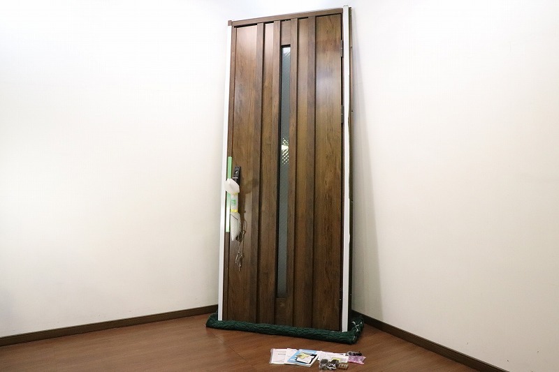 赤字超特価，新品 展示品 S879 YKK ap 玄関ドア 枠付 ヴェナートドア 電子キー付き 最高級モダン リフォーム 引取限定(玄関用、勝手口用)｜売買されたオークション情報、yahooの商品情報をアーカイブ公開 - オー 建具