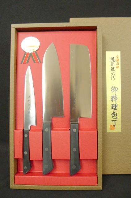 P179 濃州孫六作 古流包丁 御料理包丁 三徳包丁 菜切包丁 ペティナイフ 3点セット モリブデン鋼 日本製 80 セット 売買されたオークション情報 Yahooの商品情報をアーカイブ公開 オークファン Aucfan Com