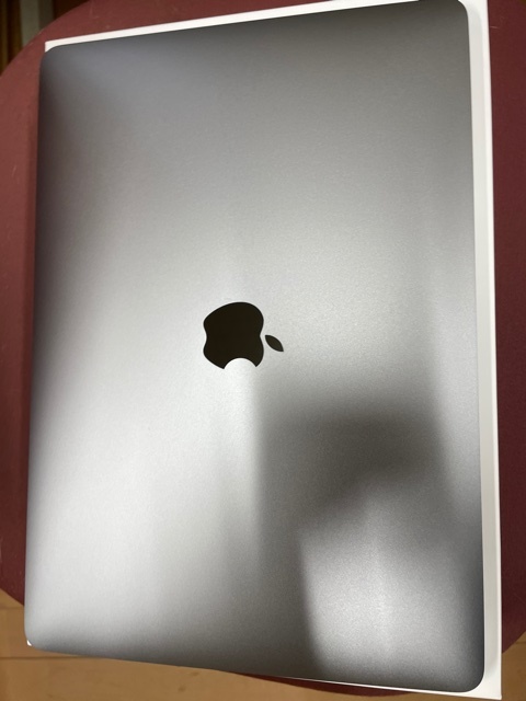 ほぼ 3月購入 appleケア残約2年 MacBookAir 13インチ MGN63/JA メモリ