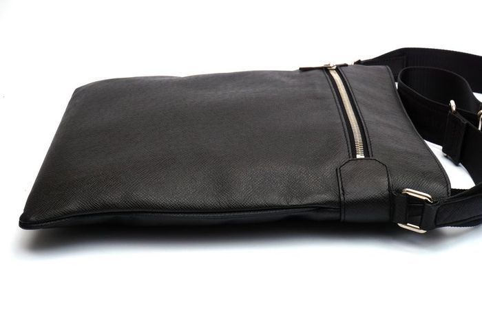 極美品】ルイヴィトン Louis Vuitton タイガ サシャ 斜め掛け