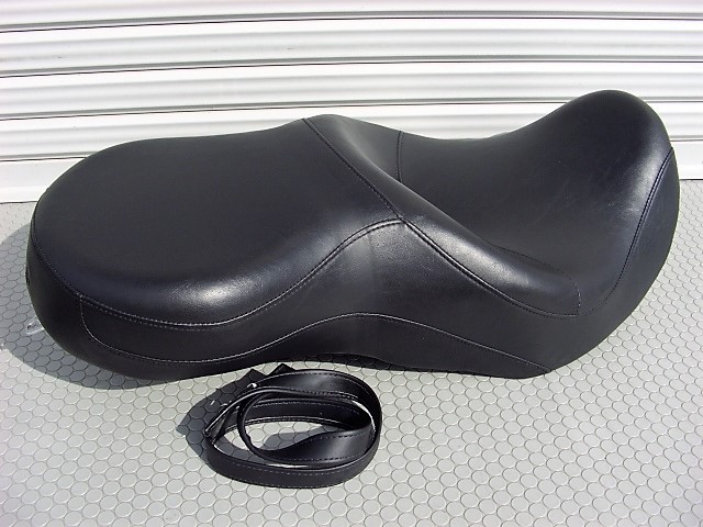 ハーレー ダイナ 06-17 純正ピリオンシート FXDB FXDL - www.toyota-gap.fr