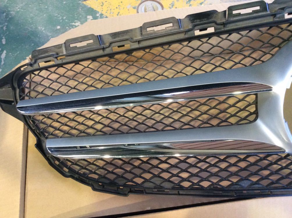 W205 ベンツ Cクラス ベンツCクラスW205純正フロントグリル