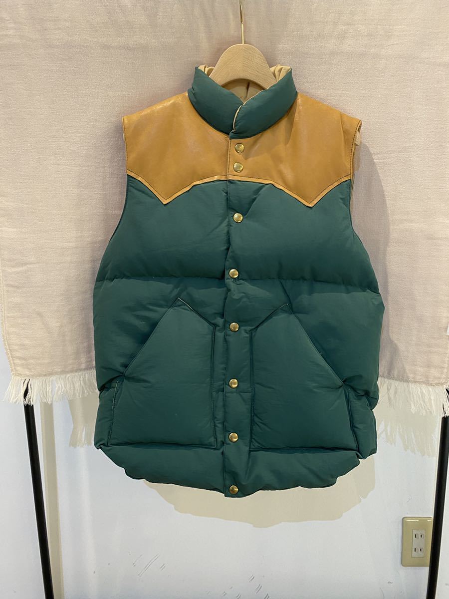 ROCKY MOUNTAIN x WAREHOUSE NYLON CHRISTY VEST NAVY by WAREHOUSE