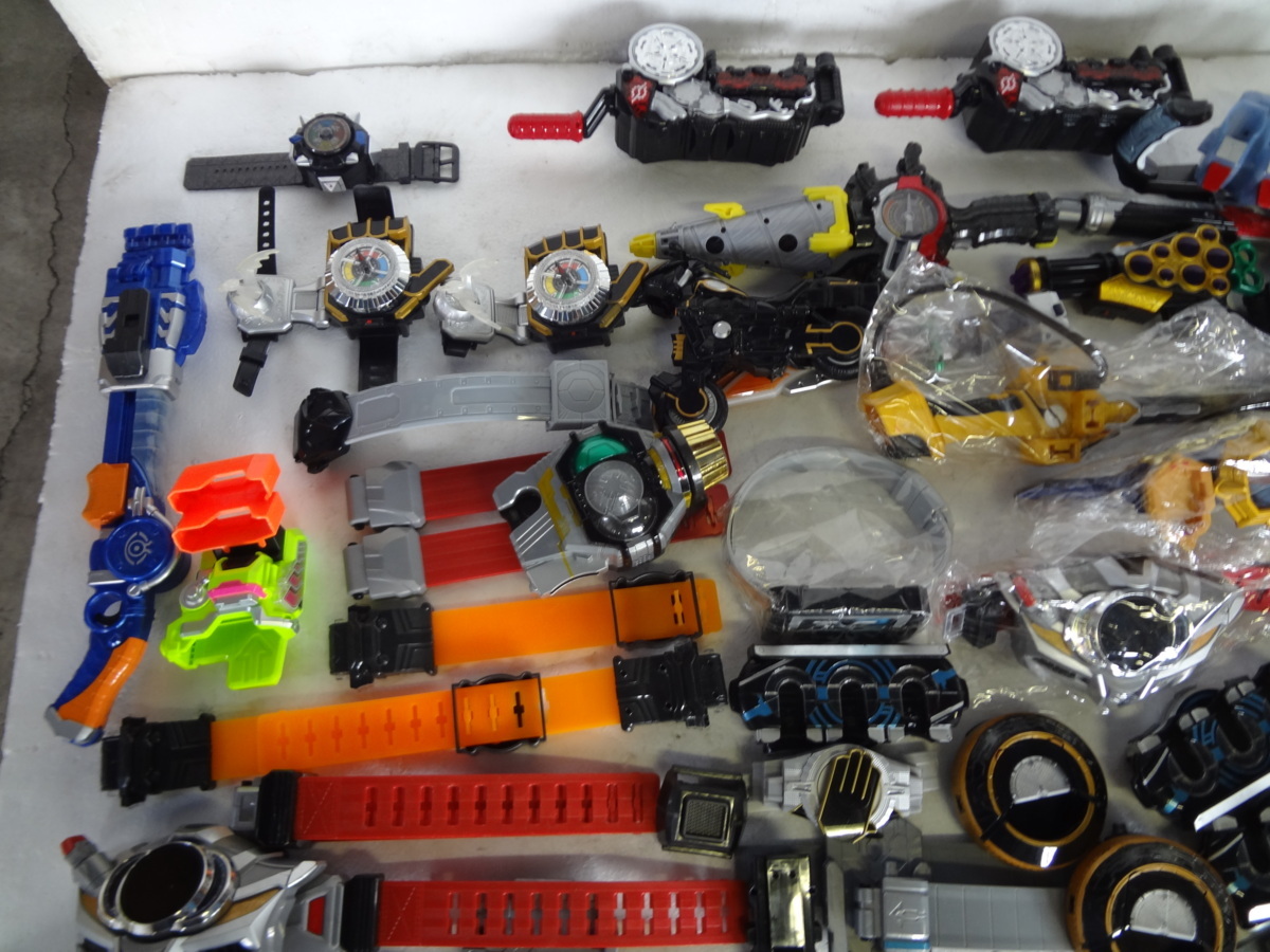 仮面ライダーベルト ゴースト エグゼイド ドライブ オーズ Dxビルド フォーゼ その他 武器 戦隊特撮 まとめ ジャンク 仮面ライダー 売買されたオークション情報 Yahooの商品情報をアーカイブ公開 オークファン Aucfan Com