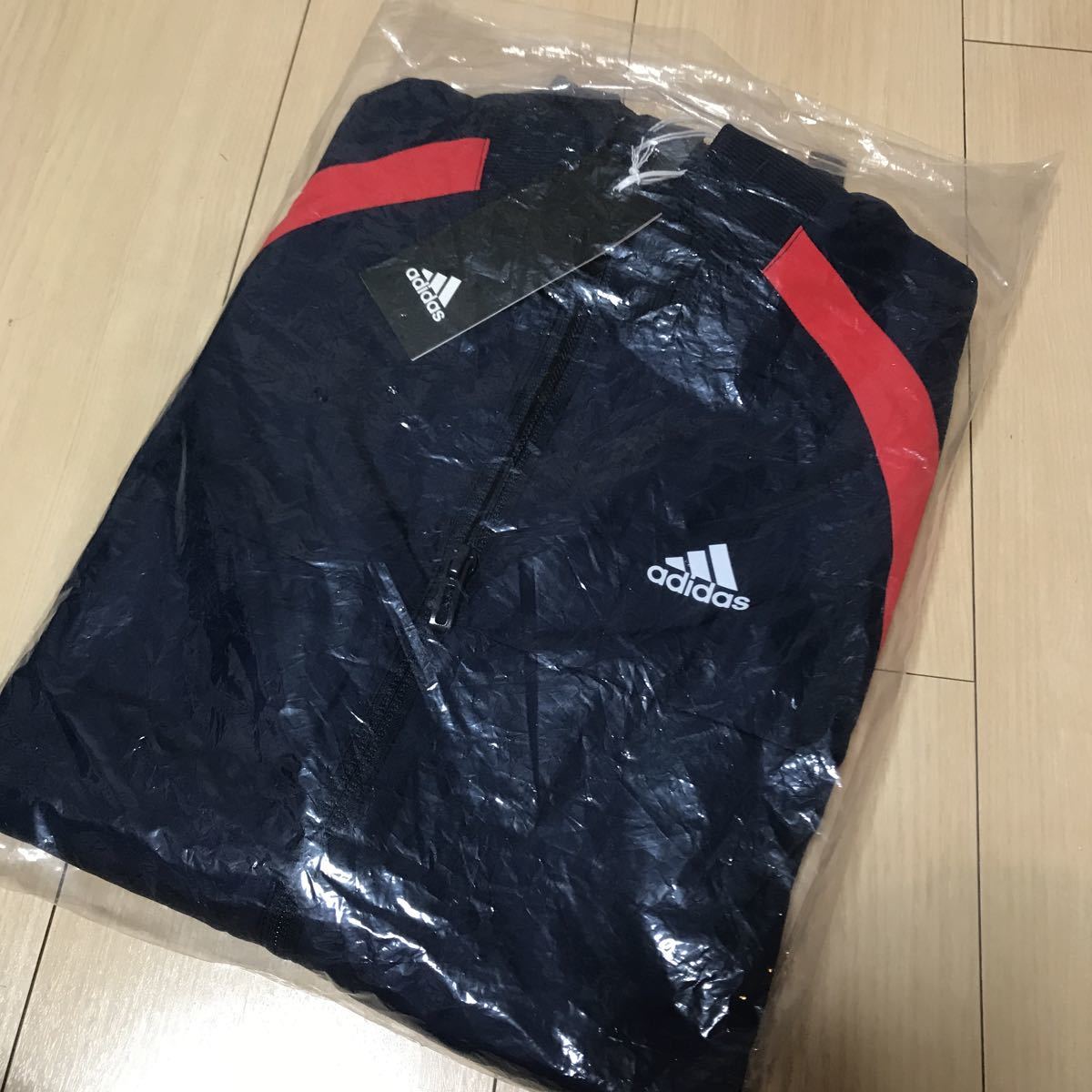 アディダス 子供用 ウーブン トラックスーツ 上下セット（ジャージセットアップ）紺　ネイビー×赤　140_2