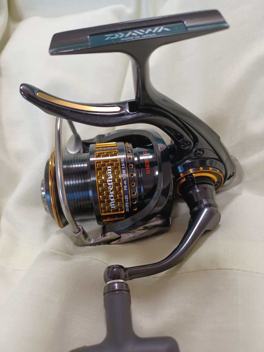  DAIWA モアザン 2510PE-LBD ￥97 000 morethan(ダイワ)｜売買されたオークション情報、yahooの商品情報をアーカイブ公開 - オークファン ダイワ