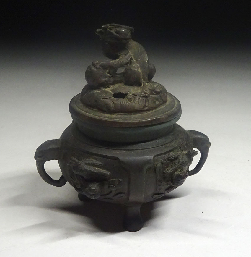 中国古玩 香炉 銅製 獅子摘 香道具 時代物 古銅 古美術品 龍耳獣足花鳥