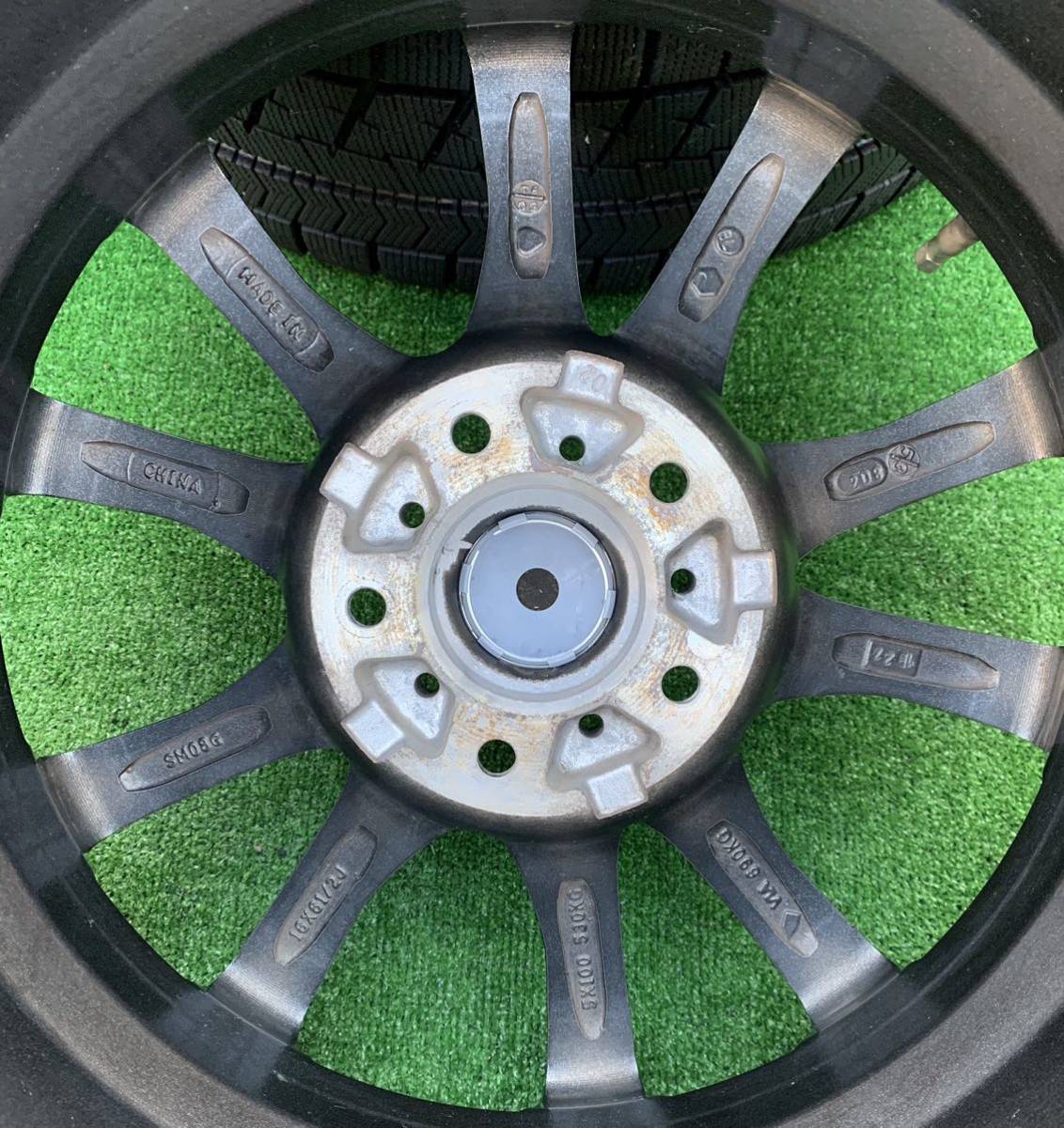 T.R.G 16インチホイール& 215/60R16 BS BLIZZAK VRX スタッドレス