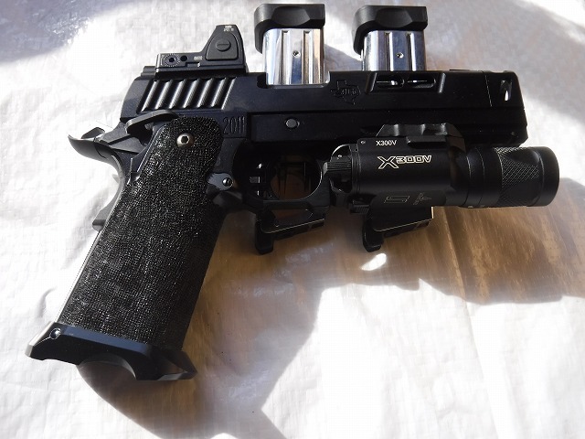 gun smithbros STI DVC OMNI ガスブロ RMRレプリカとウエポンライトレプリカ付き マガジン2本付き(ガスガン)|売買 ...