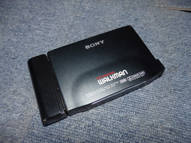 D)SONY WM-F707 WALKMAN ラジオ カセットプレーヤー ウォークマン ソニー