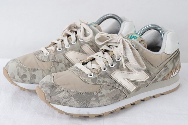 574 ニューバランス 26.0cm/new balance グレージュ 白 カモ柄 中古 古着 スニーカー メンズ yy934