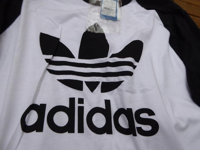 adidas　新品　長袖Tシャツ　ラグラン　ビッグロゴ　カットソー