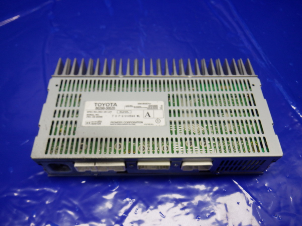 トヨタ オーディオアンプ GM-8057 ZT 86280-30520 レクサスGS GRS191