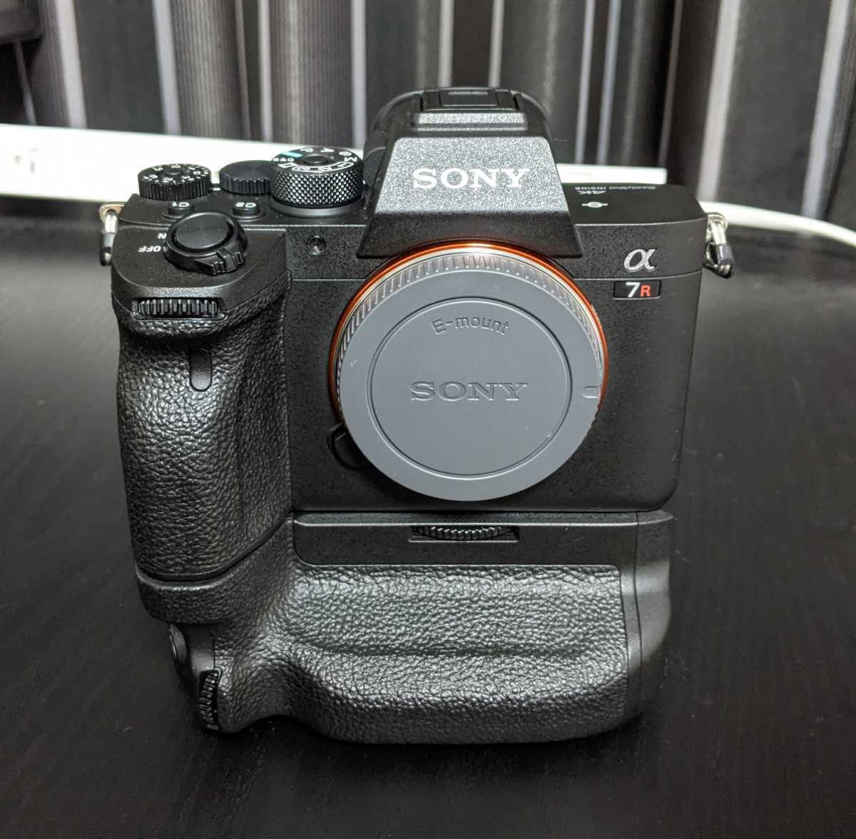 お得，新品】 SONY α7R IV + 純正縦位置グリップ ILCE-7RM4 VG-C4EM ソニー