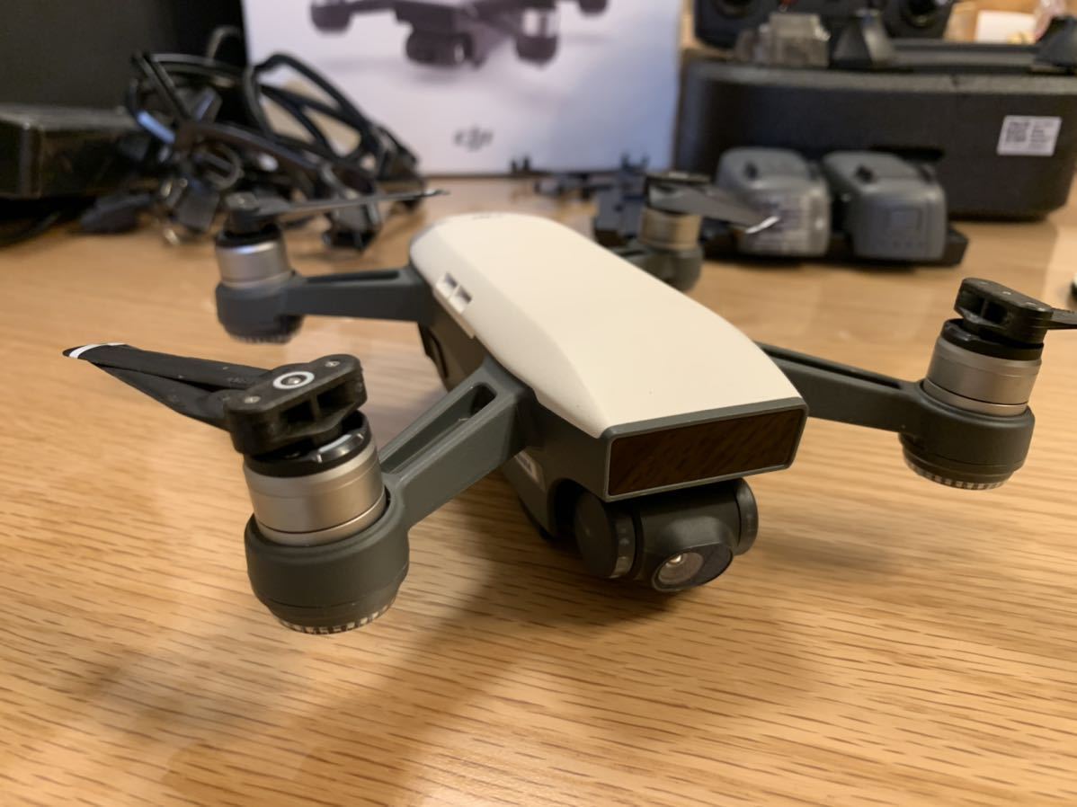 DJI SPARK FLY MORE COMBO アルペンホワイト 【公式通販】
