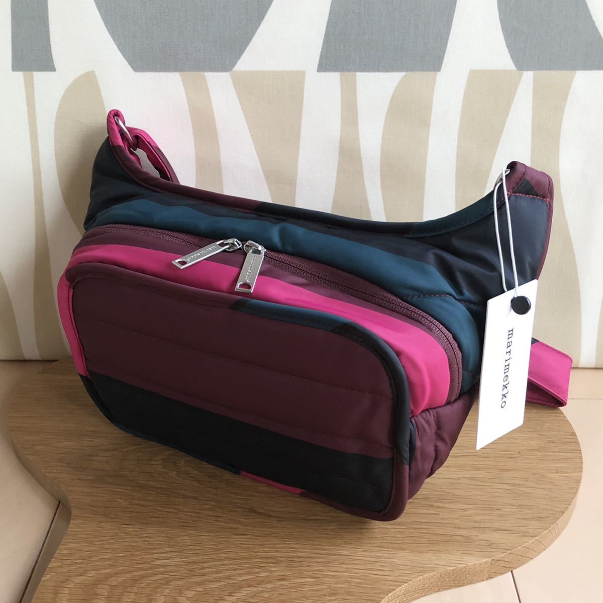 新品 marimekko BILLIE マリメッコ ショルダーバッグ ブラック（新品 