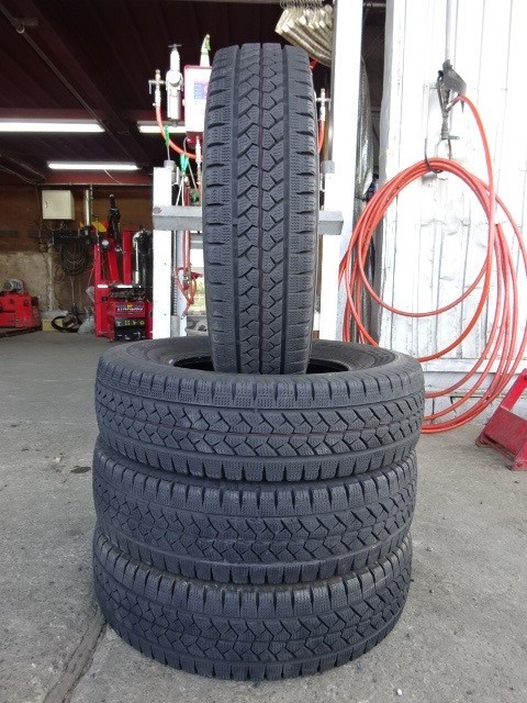 195⁄80R15 107⁄105L ブリヂストン BLIZZAK VL1 中古スタッドレス4本