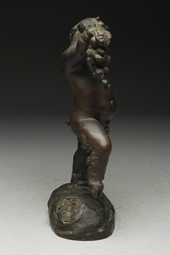 Cq587 時代物 彫刻家 小倉右一郎作 ブロンズ 葡萄を持つ子鬼像 置物 高さ23 5cm 重1 8kg 西洋彫刻 売買されたオークション情報 Yahooの商品情報をアーカイブ公開 オークファン Aucfan Com