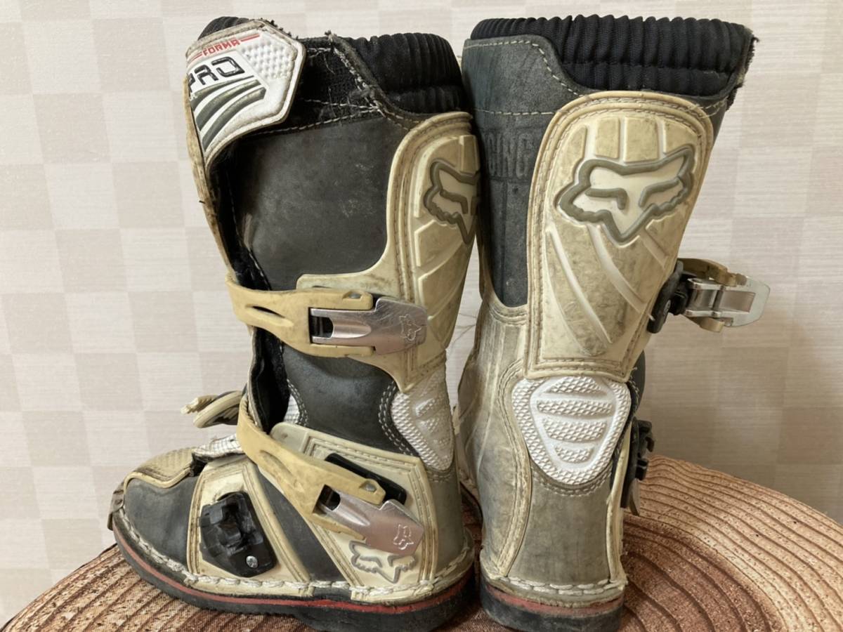 100 Fox モトクロス ブーツ ユース 子ども キッズ ジュニア オフロード サイズは19 ぐらい 競技用 売買されたオークション情報 Yahooの商品情報をアーカイブ公開 オークファン Aucfan Com