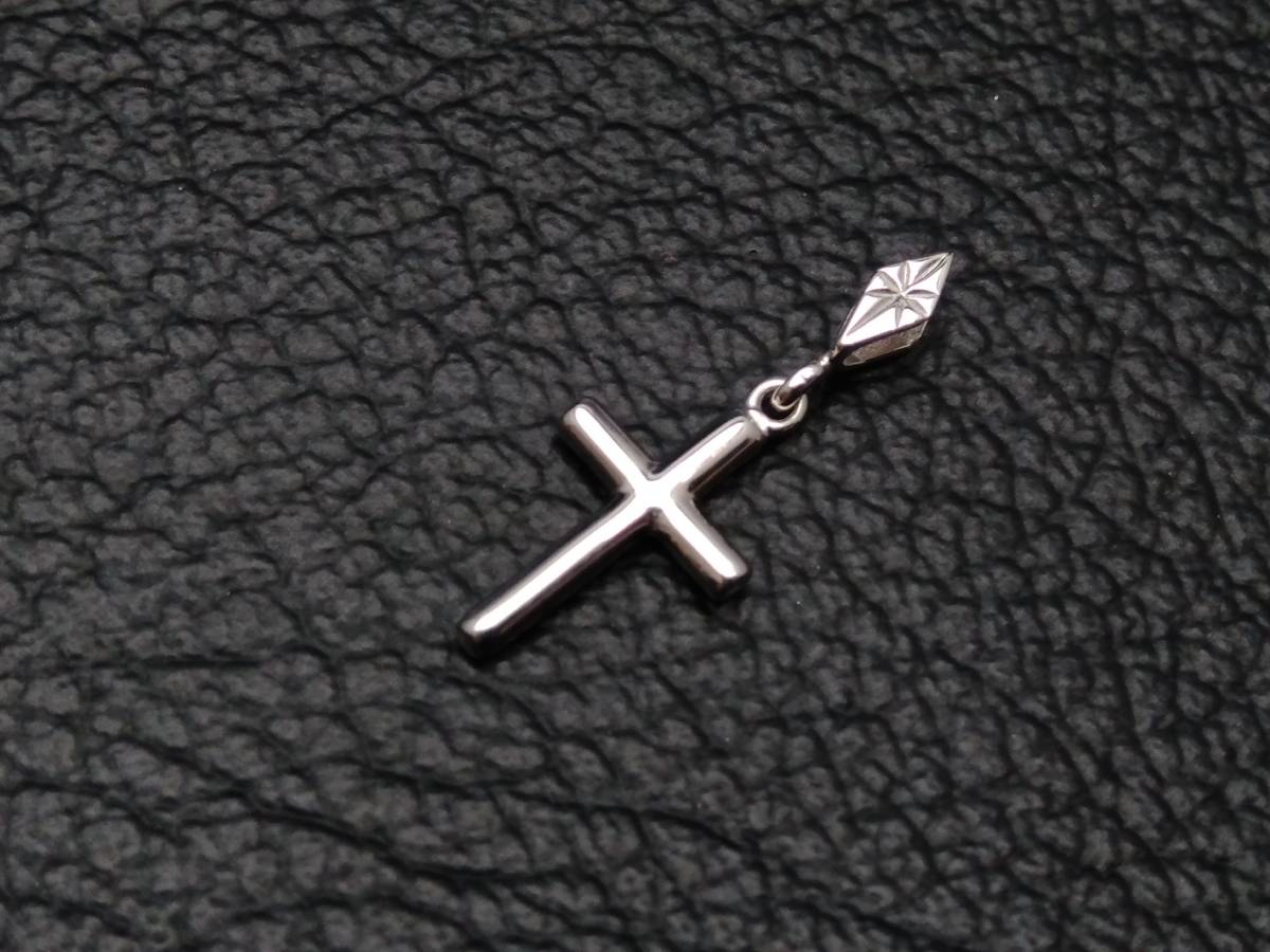 クロス モチーフ デザイン トップK18 WG 0.8g 金 ホワイト ゴールド 