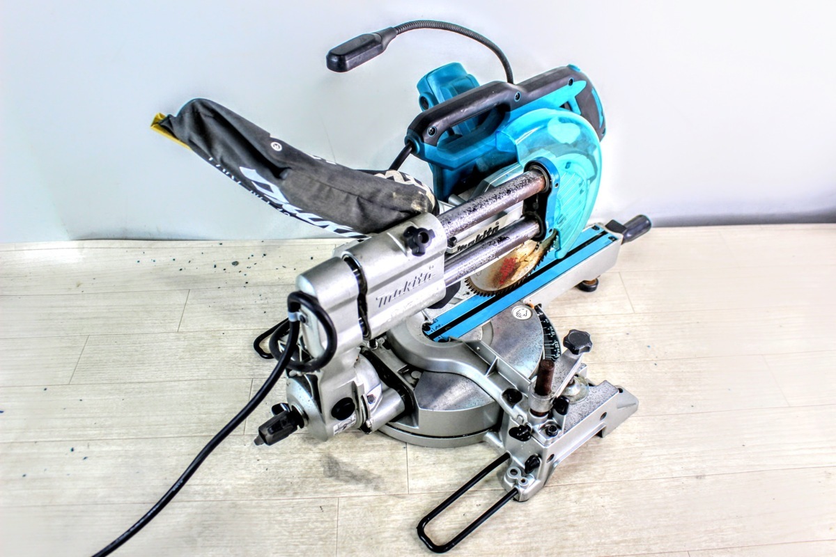 makita 190mmスライドマルノコ GJ32 ☆美品 マキタ スライド丸 makita 190mmスライドマルノコ GJ32 ☆美品 マキタ スライド丸