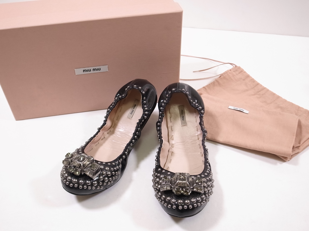 miu miu ミュウミュウ ビジュー&スタッズ バレエシューズ フラット 