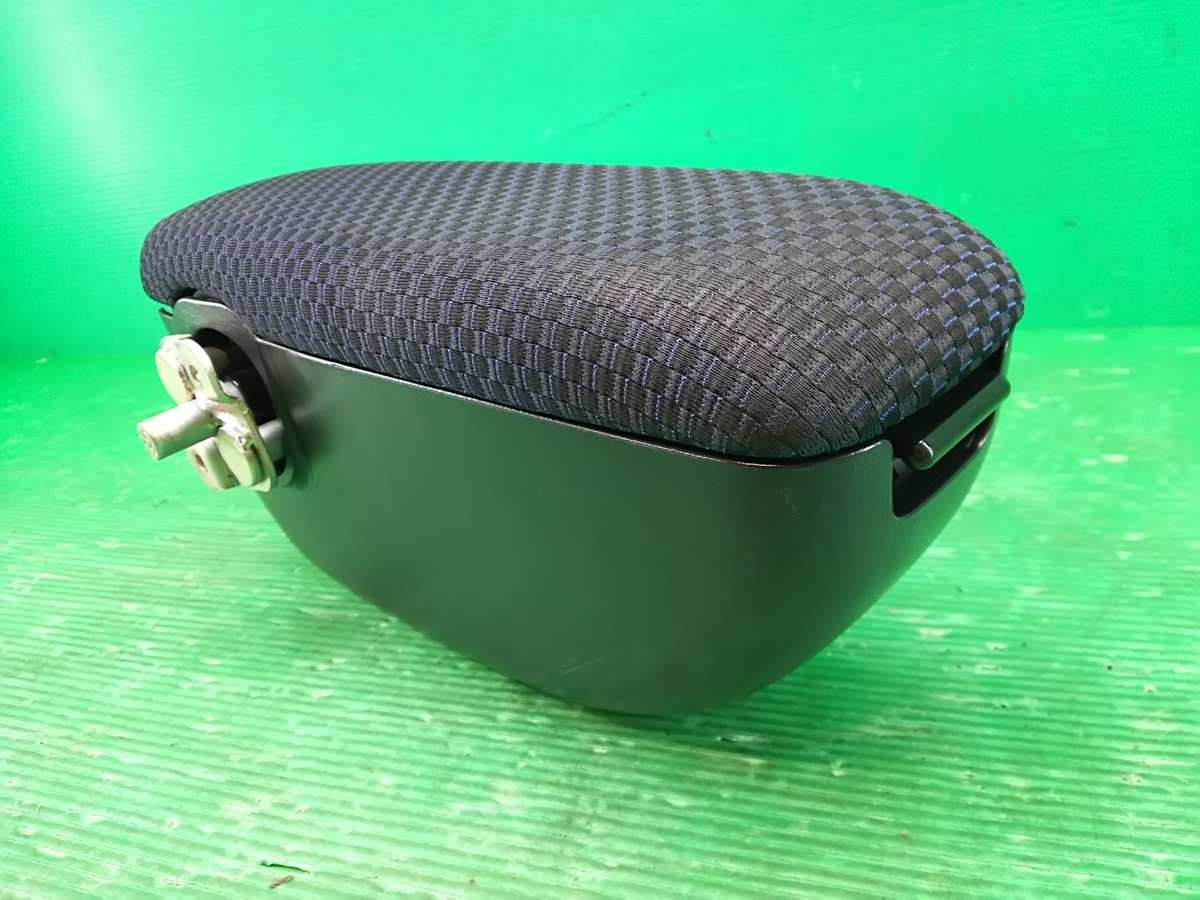 1564 52 バモス ホビオ Hm3 純正 アームレストコンソール R3 ホンダ用 売買されたオークション情報 Yahooの商品情報をアーカイブ公開 オークファン Aucfan Com