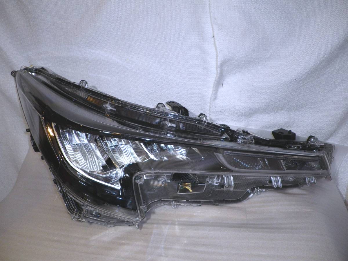 カローラスポーツ トヨタ ZWE211H⁄NRE210H⁄NRE214H カローラ カローラ 