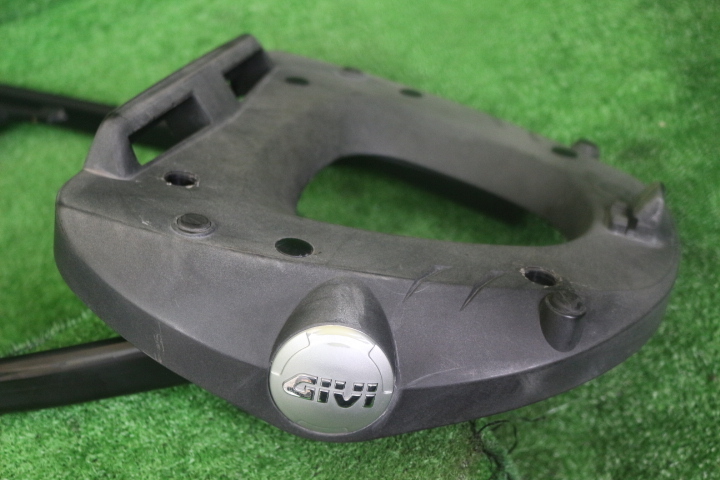 専用です 36189☆ZRX1200DAEG. GIVI モノロックケース用 フィッティング GIVI