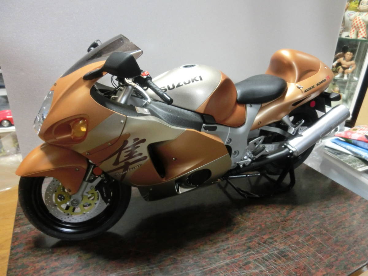 スズキ隼1／4ディアゴスティー二組立品 デアゴスティーニ 1/4 SUZUKI スズキ GSX1300R 隼 ハヤブサ 一応完成品
