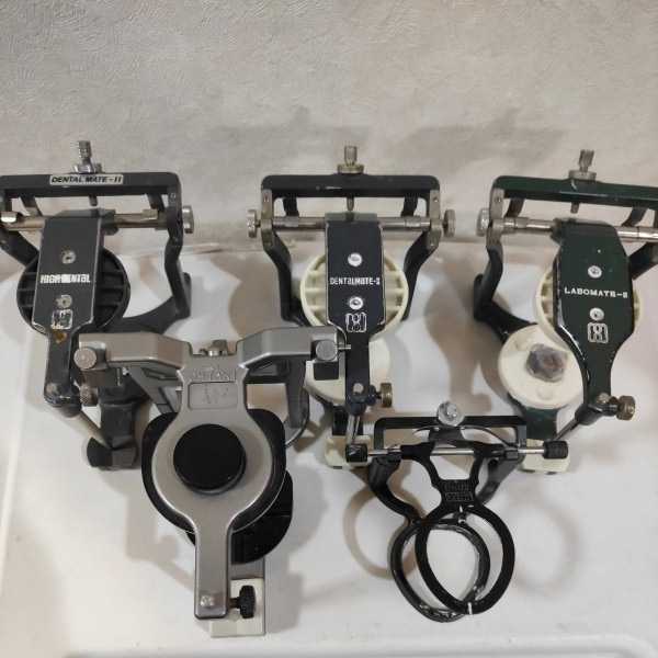 歯科技工 歯科技工咬合器 歯科技工向け設備⁄小機器 荷田歯科 咬合器 の