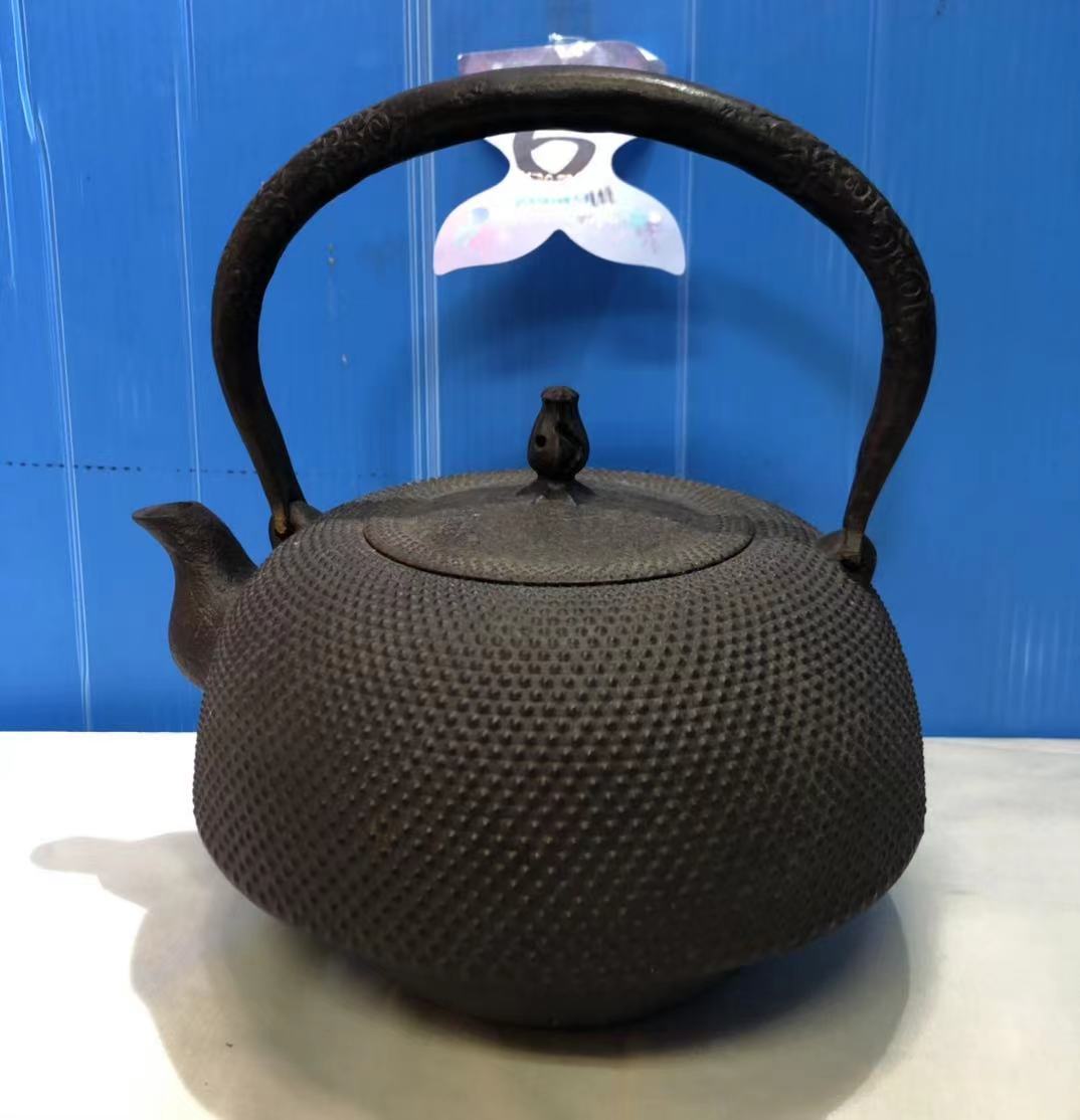 南部　長寿堂　鉄瓶　直径：一番広い部分　17ｃｍ　底面から蓋のチョッポまで12ｃｍ