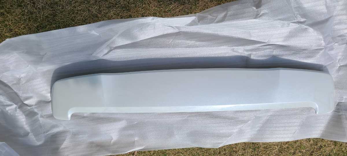 80系ヴォクシー 純正リアスポイラー ホワイトパール 新車外し 新車外し トヨタ 後期 ZS Si センター トヨタ純正 ヴォクシー 80系後期