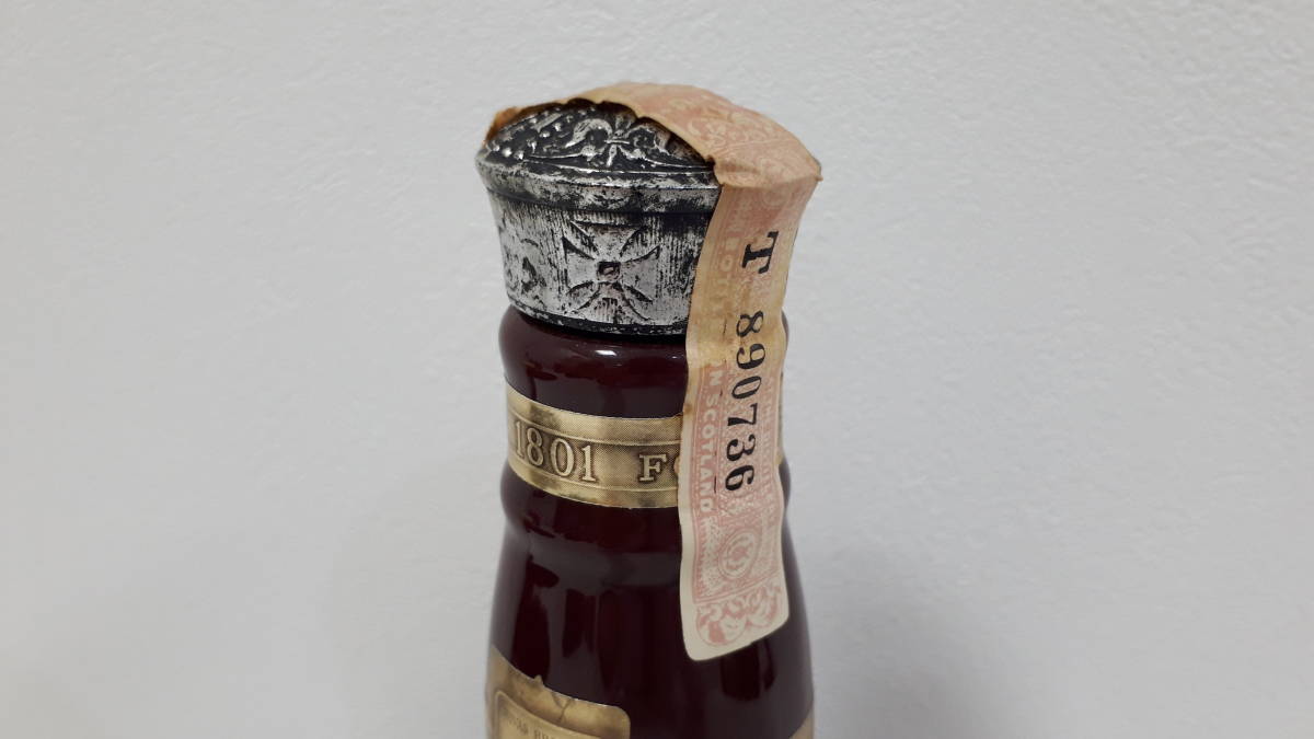 ロイヤルサルート21年　赤ボトル 16948】ROYAL SALUTE ロイヤル サルート 21年 700ml 陶器ボトル 赤