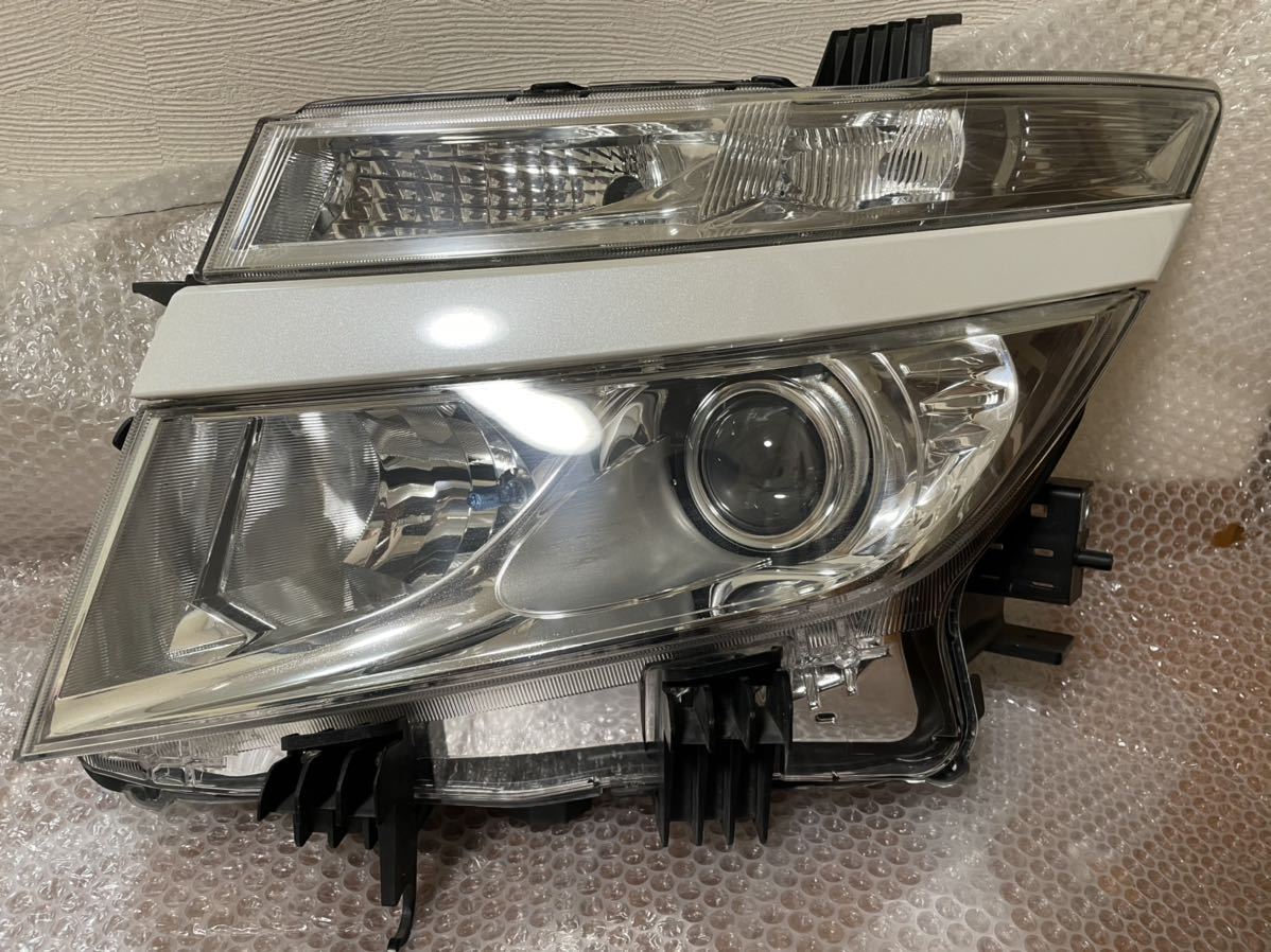 送料込　E52エルグランド　左　ヘッドライト　純正　助手席側 エルグランドE52 前期 ヘッドライト助手席側 日産 【公式通販】