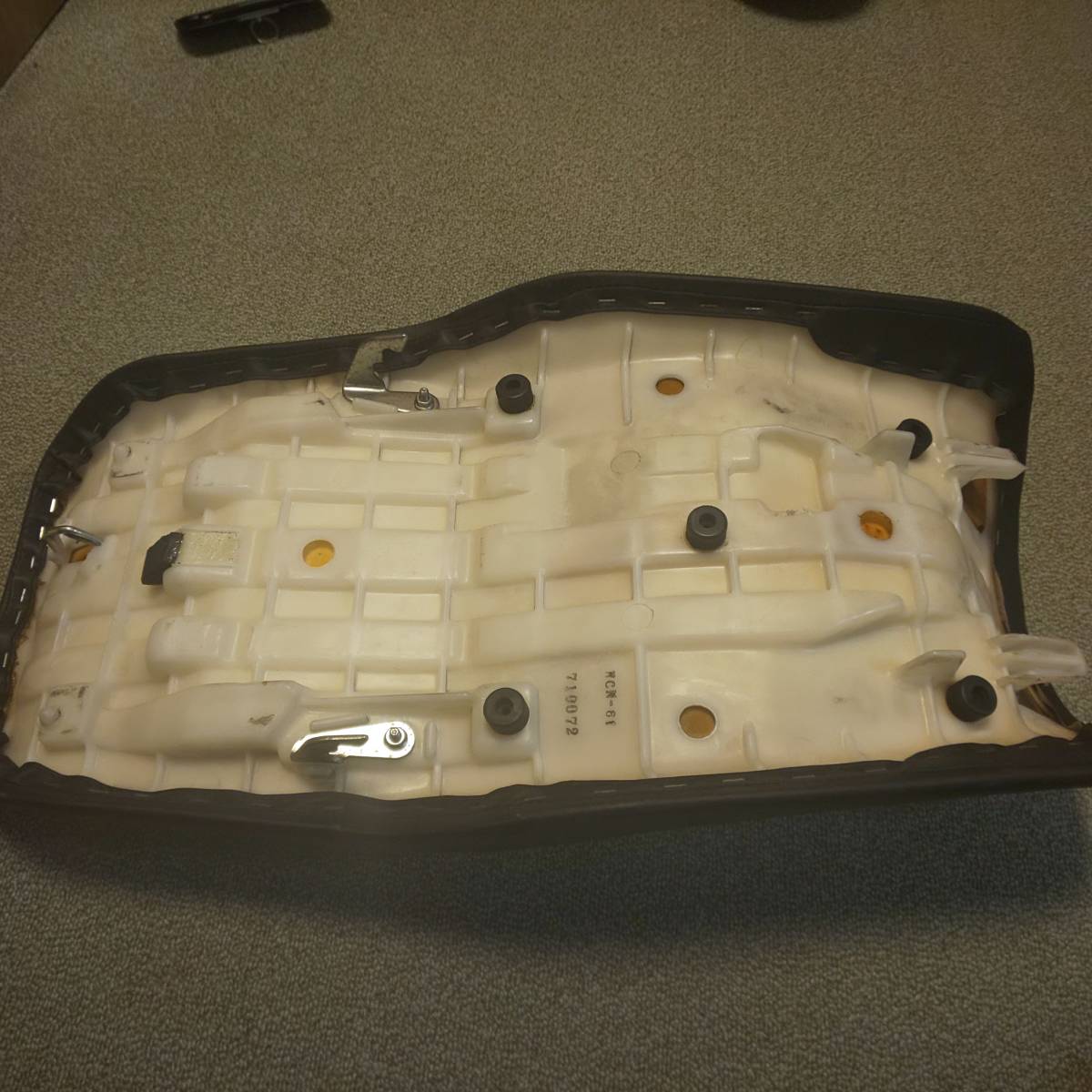 CB750　RC42　シート純正 中古_3